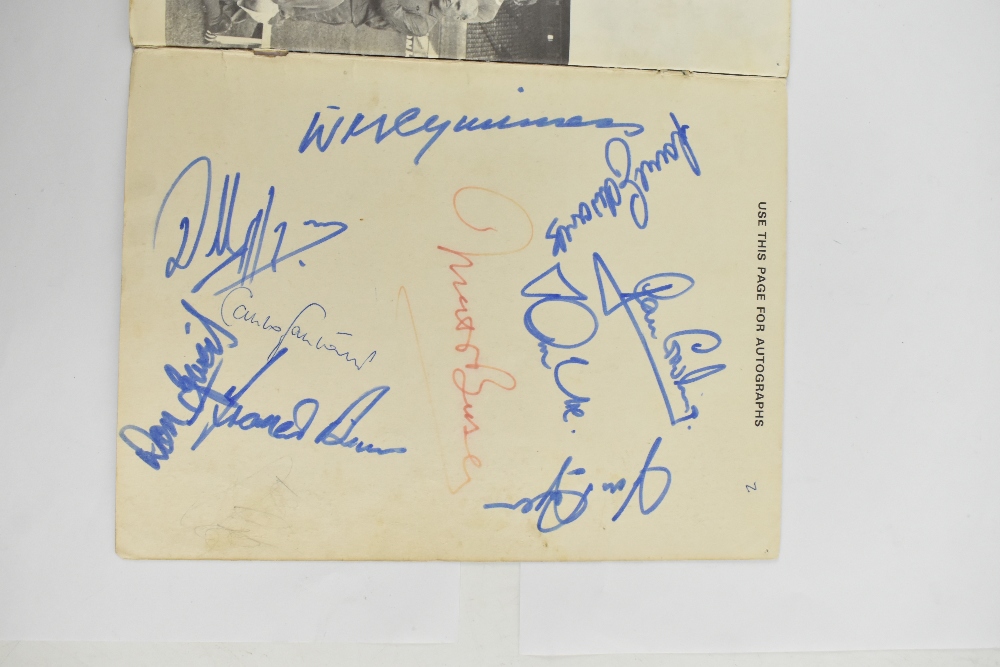 MANCHESTER UNITED; a signed World Club Championship 1968 programme, Manchester United vs Estudiantes - Image 3 of 8