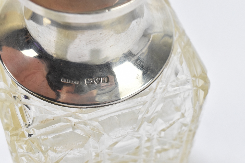 S BLANCKENSEE & SON LTD; an Edward VII hallmarked silver mounted hobnail cut glass decanter, marks - Image 2 of 2