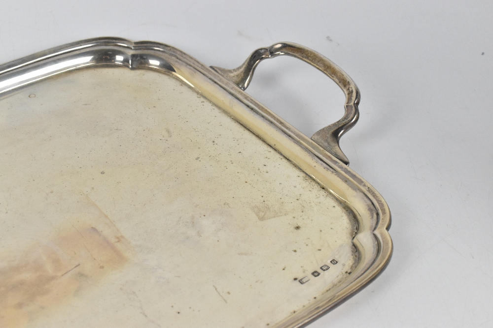 A George V hallmarked silver twin handled rectangular tray, Viners, Sheffield, 1931, 61.5ozt/ - Image 3 of 4