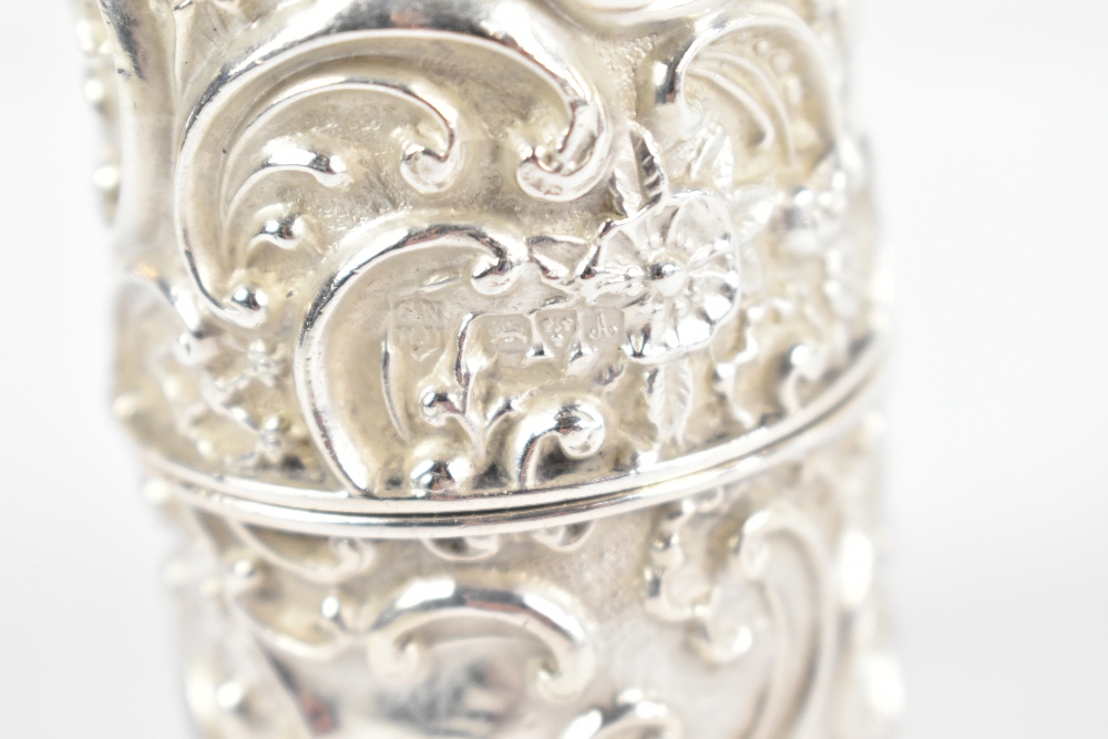 GEORGE NATHAN & RIDLEY HAYES; a pair of Edward VII hallmarked silver napkin rings of circular form - Image 2 of 3