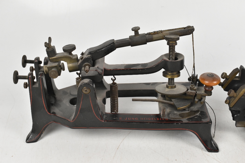 JUNG HEIDELBERG; a cast iron and brass microtome, with sprung mechanism and turned wood handle, - Image 2 of 5