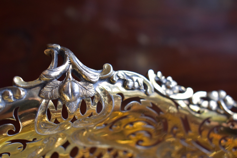 ELKINGTON & CO; a large Edwardian silver gilt pierced bowl with embossed and chased detail - Image 6 of 6