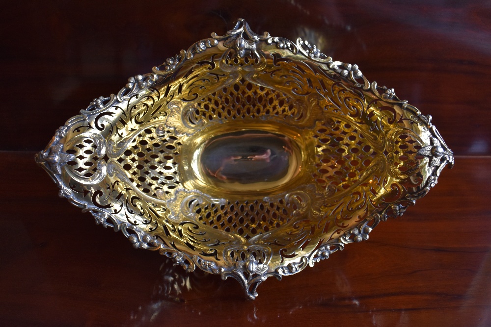 ELKINGTON & CO; a large Edwardian silver gilt pierced bowl with embossed and chased detail - Image 3 of 6