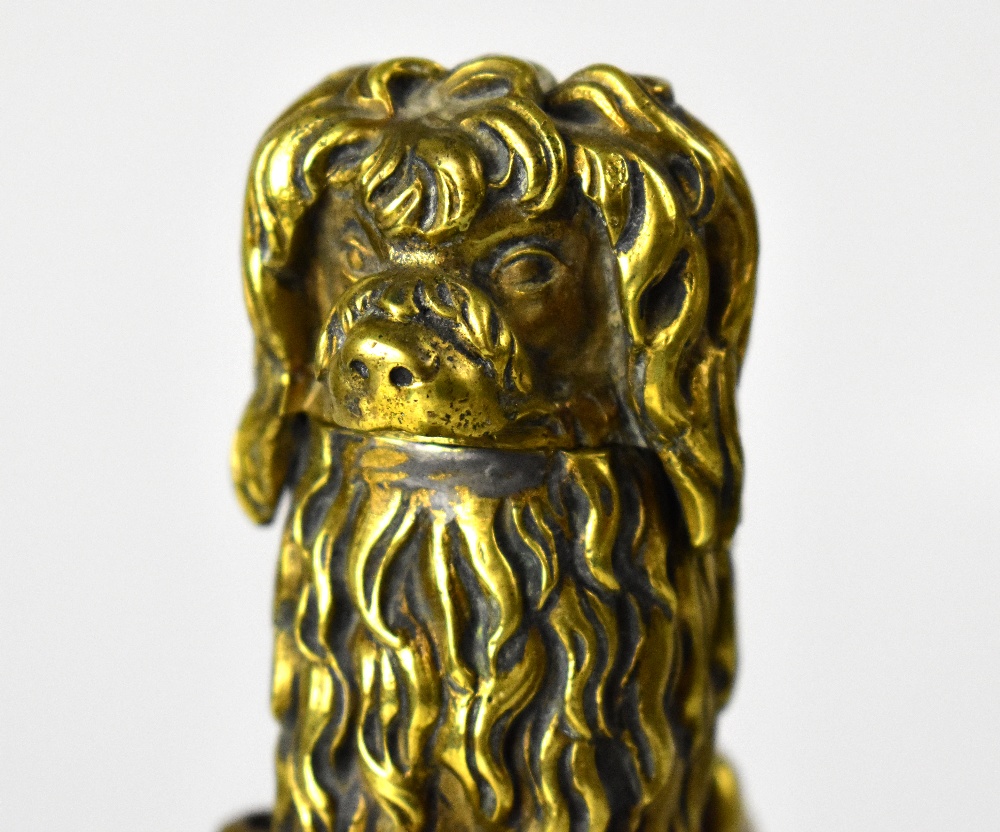 A late 19th century French brass inkwell and quill holder, modelled as a Lowchen/poodle dog, - Bild 4 aus 4