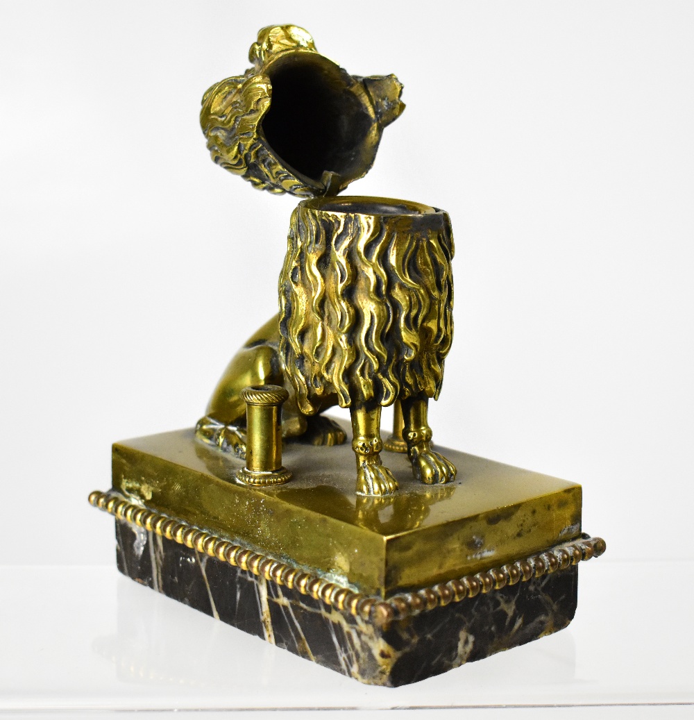 A late 19th century French brass inkwell and quill holder, modelled as a Lowchen/poodle dog, - Bild 2 aus 4