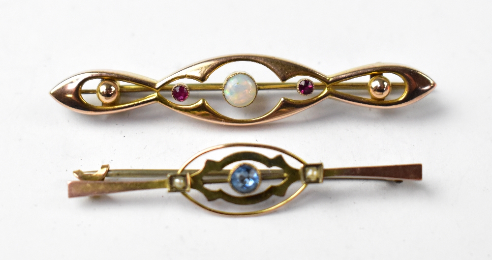 Two Victorian/Edwardian style 9ct gold brooches,