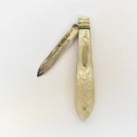 A Victorian hallmarked silver and mother of pearl fruit knife, Sheffield 1899.