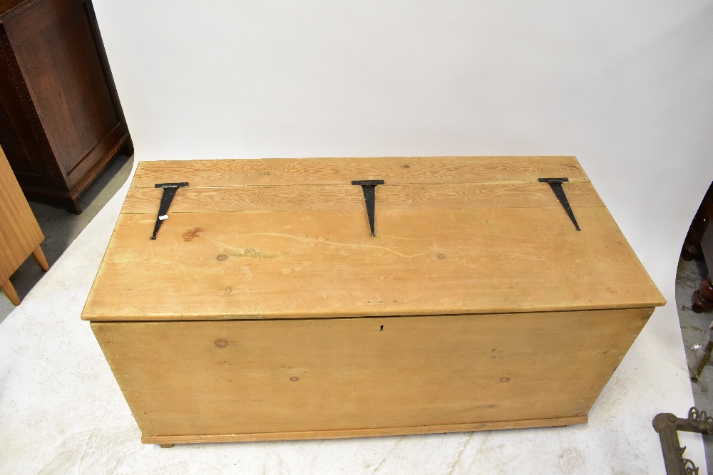 A very large, possibly bespoke made pine bedding box, the pine top with iron external hinges, - Image 2 of 3