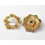 A Victorian 9ct gold mourning brooch, the front with raised centred square,