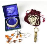 Various items of costume jewellery,