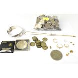 Various mixed collectibles, to include two small 9ct gold rings,