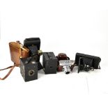 Various vintage cameras to include Popular Brownie, a Voigtländer Vito B, in case,