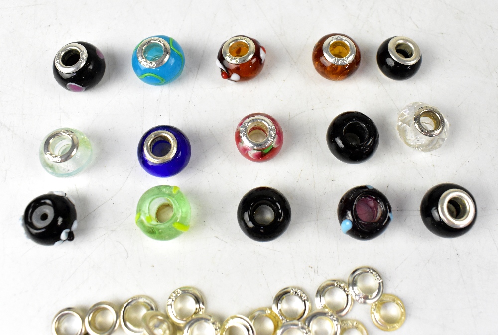 A quantity of sterling silver mounted glass beads and spare sterling silver mounts, - Bild 2 aus 2