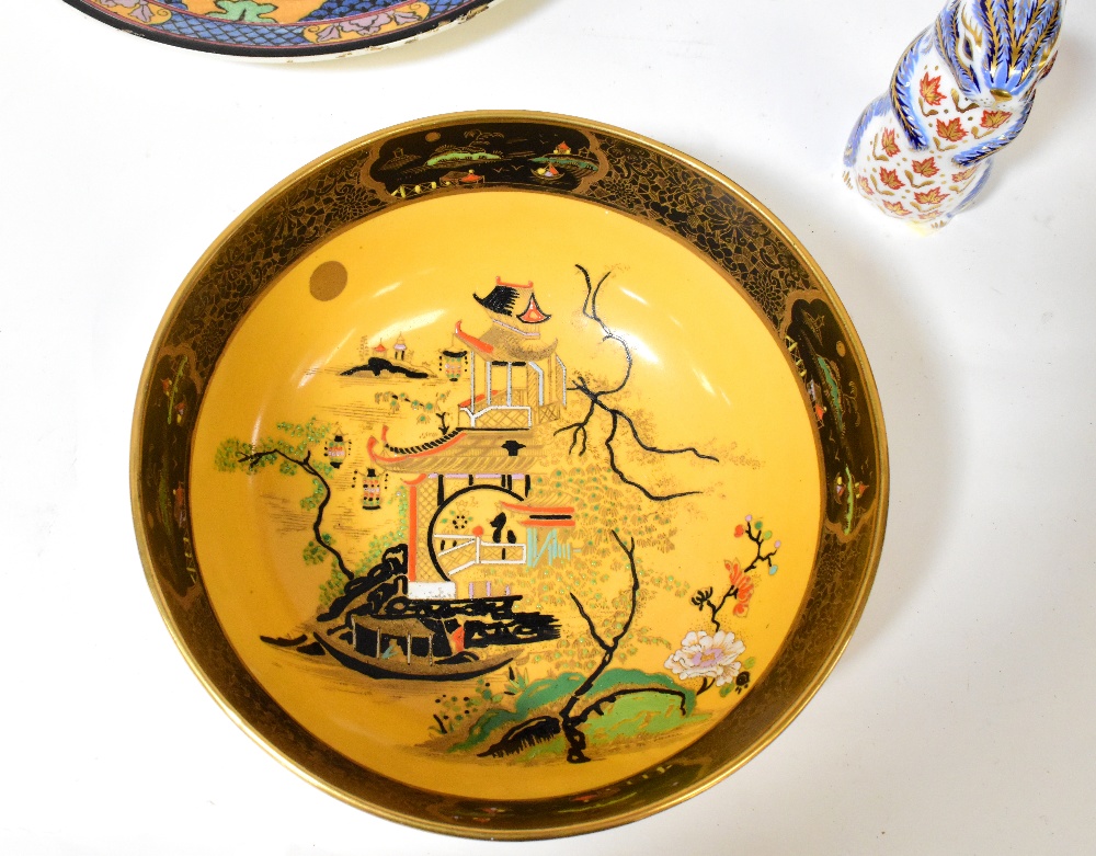 Various mixed collectibles to include a Carltonware Japanesque-style bowl with enamelled pagoda and - Bild 3 aus 7