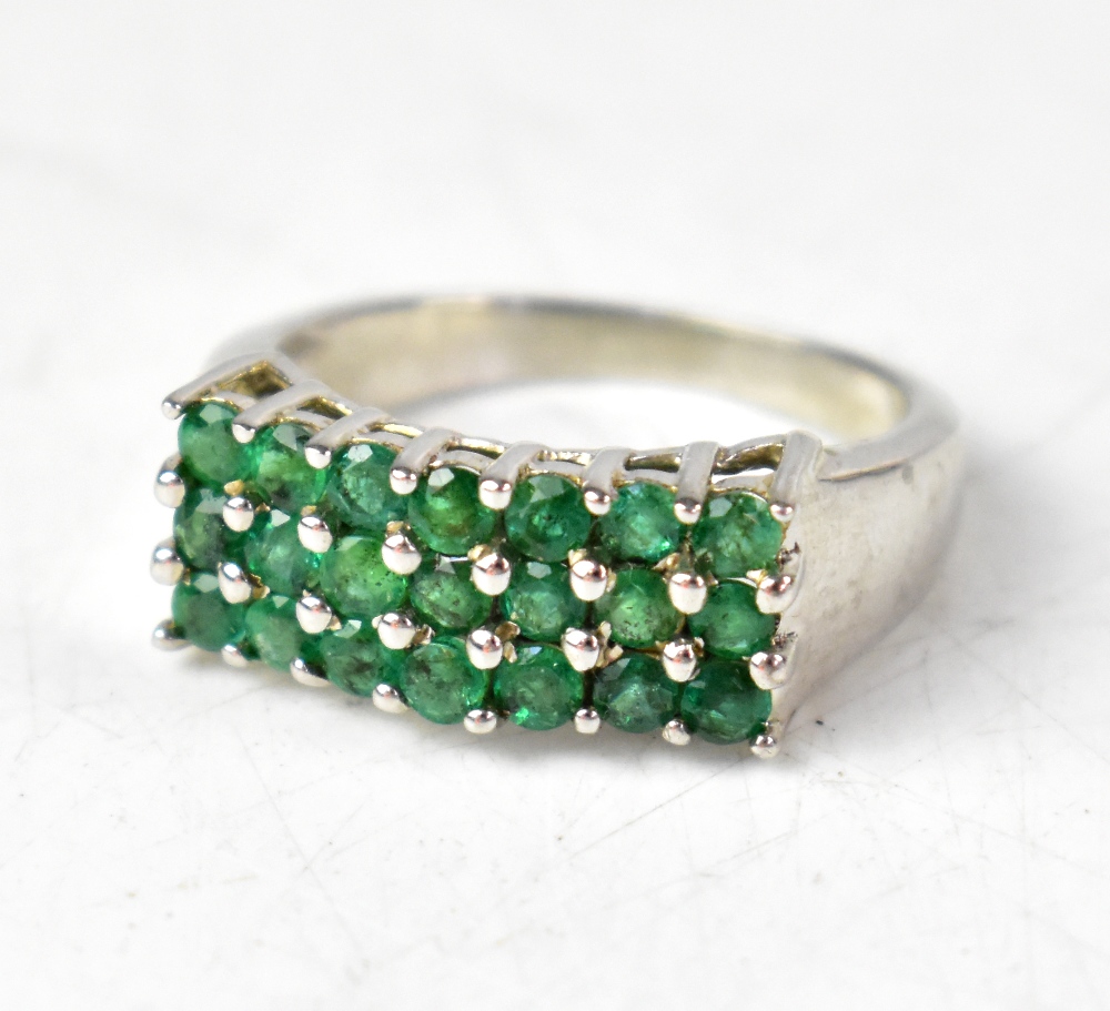 Five emerald and chrome diopside rings, - Image 4 of 6