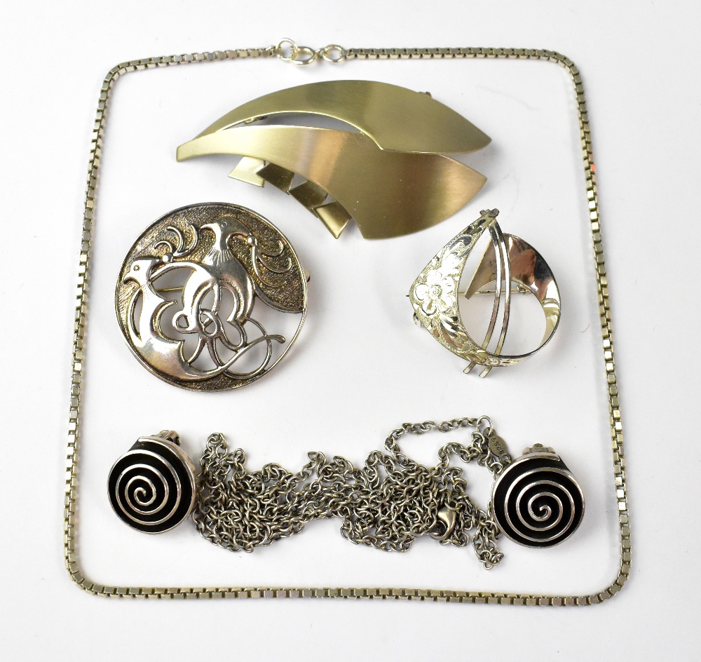 Various items of contemporary silver jewellery to include a Georg Jensen Danish silver oval link