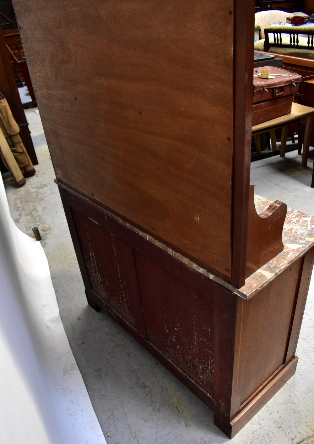 An Edwardian mirror back rouge marble top wash stand with string inlay, - Bild 8 aus 15