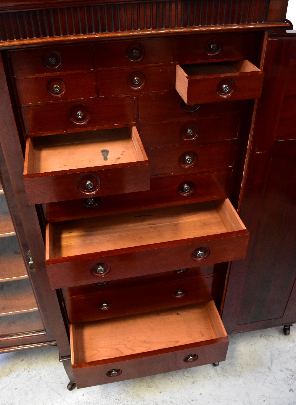 A Victorian mahogany surgical cabinet, t - Bild 3 aus 8