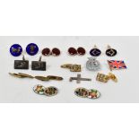 A quantity of various cufflinks includin