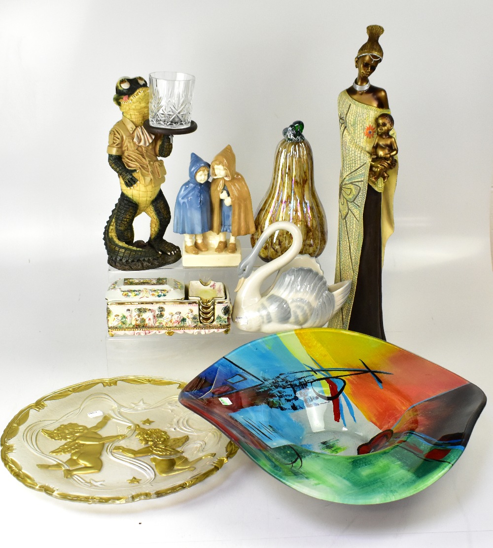 A small mixed lot of glass and ceramics