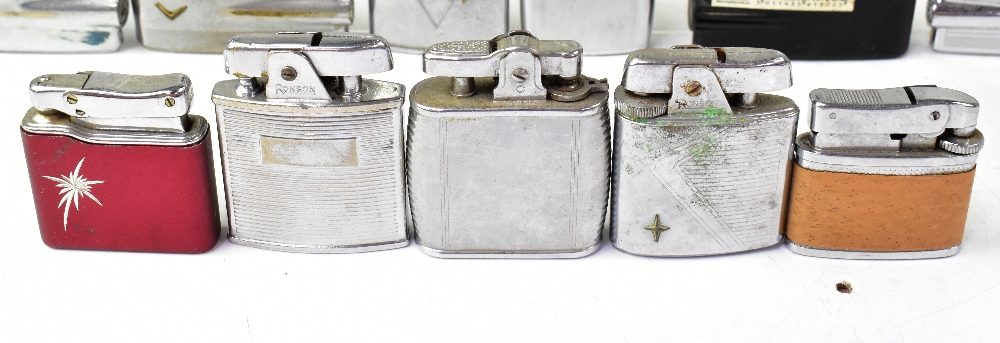 Eighteen vintage lighters by Ronson incl - Bild 2 aus 5