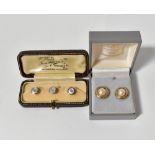 A set of 9ct gold gentlemen's studs set