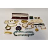 Various items of modern, vintage and possibly antique costume jewellery,