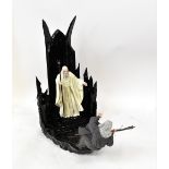 Sideshow Collectibles; The Lord of The Rings dioramas, Saruman vs Gandalf,