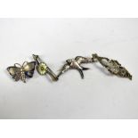 Four hallmarked silver brooches to include three enamelled examples (one af) (4).