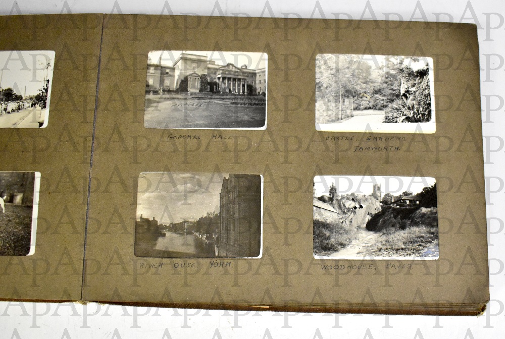 An album of small photographs circa 1920s showing areas around Cairo, Jerusalem, Ismalia, Jaffa, - Bild 6 aus 6