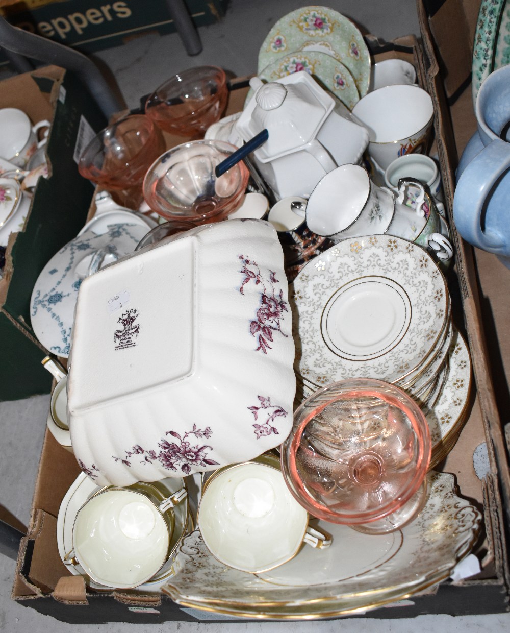 A mixed lot of ceramics to include a Tuscan China gilt-heightened ivory tea set comprising five