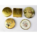 Five vintage compacts to include two Stratton examples (5).