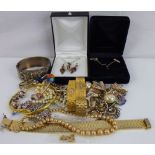 Various vintage and modern costume jewellery to include silver brooches, rings,