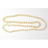 A graduated cultured pearl necklace, length approx 39.