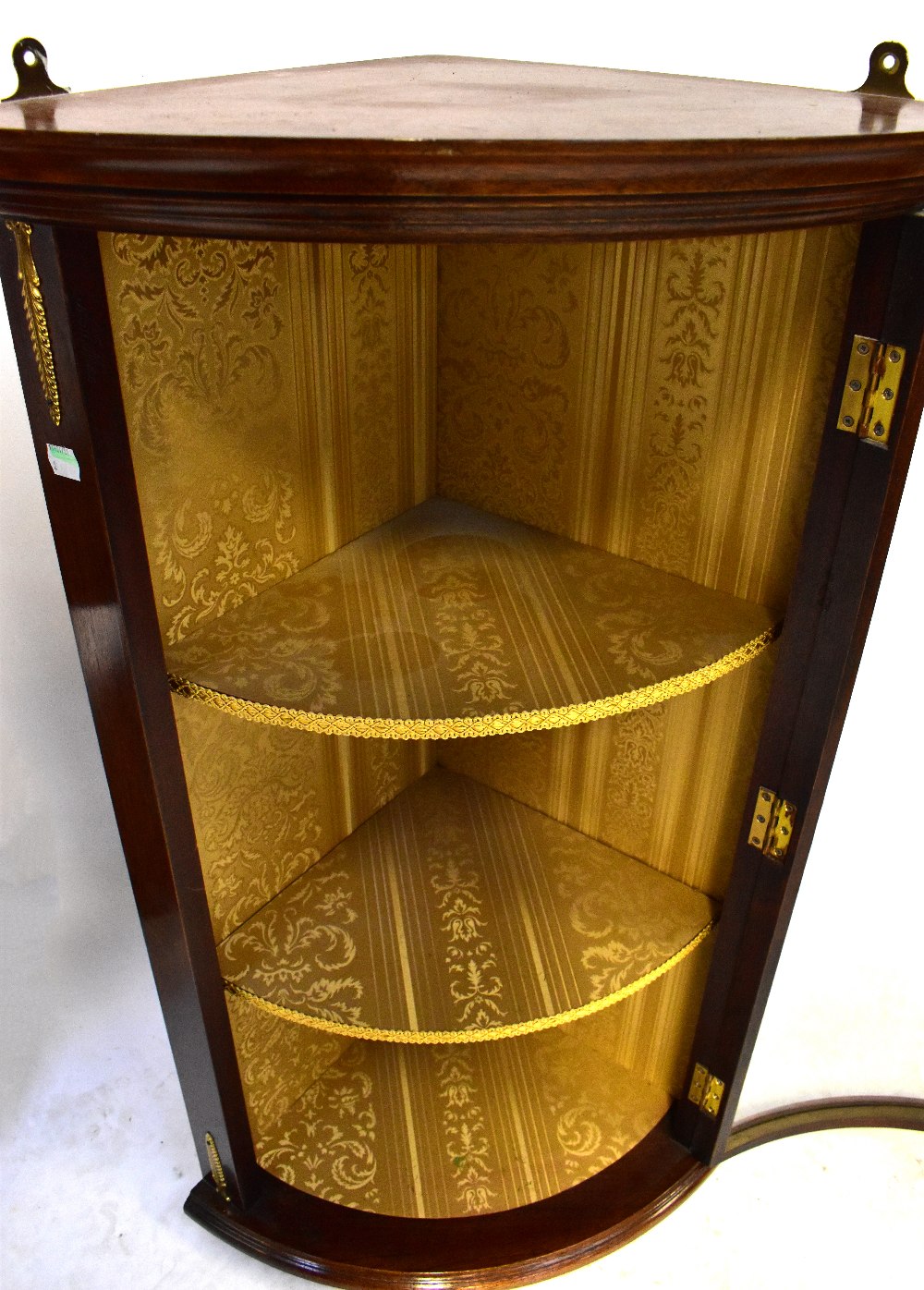 A reproduction mahogany bow-fronted freestanding glazed corner cupboard, - Bild 2 aus 2