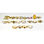 Twenty fashion rings, mostly set with coloured stones (20).