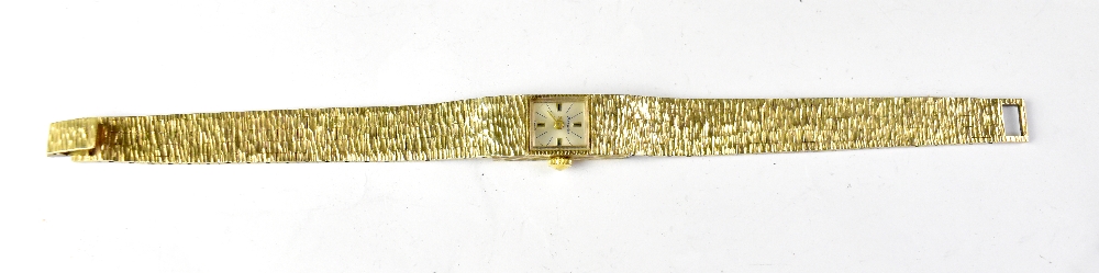 ACCURIST; a ladies' 9ct gold 1970s-style vintage crown wind wristwatch,
