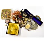 Various items of modern, vintage and antique costume jewellery, to include brooches, necklaces,