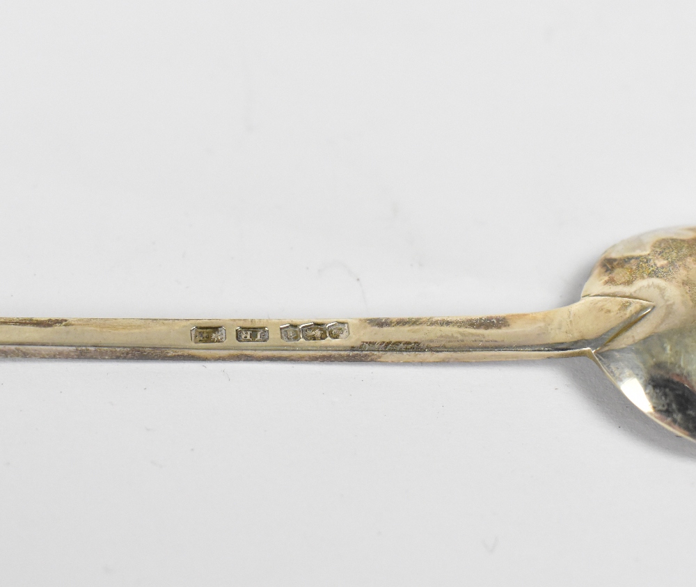 A George V cased set of twelve hallmarked silver coffee spoons with seal finials, - Image 2 of 4