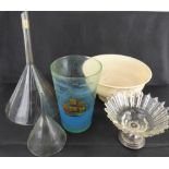 Various items of decorative glass to inc