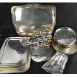Various items of silver plated ware to include eight pierced Elkington & Co strainer/steamer plates,