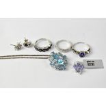 Silver jewellery set with semiprecious stones comprising tanzanite floral pendant,