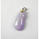 A lilac jade pear-shaped pendant, length 3.3cm.