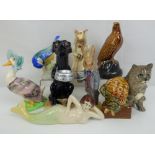 Various vintage collectible figures to include Beswick 'Lunchtime Lab' and Beatrix Potter 'Jemima