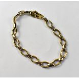 A 9ct gold modern oval link bracelet with lobster claw clasp, length 21cm, approx 9.1g.