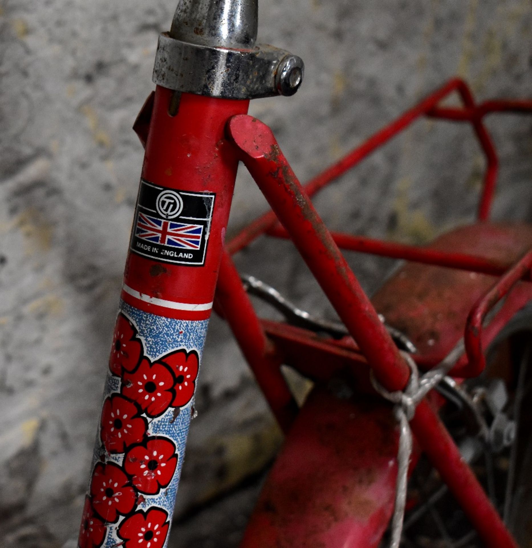 A Raleigh 'Poppy' children's bicycle (lacking pedals and seat), - Image 3 of 3