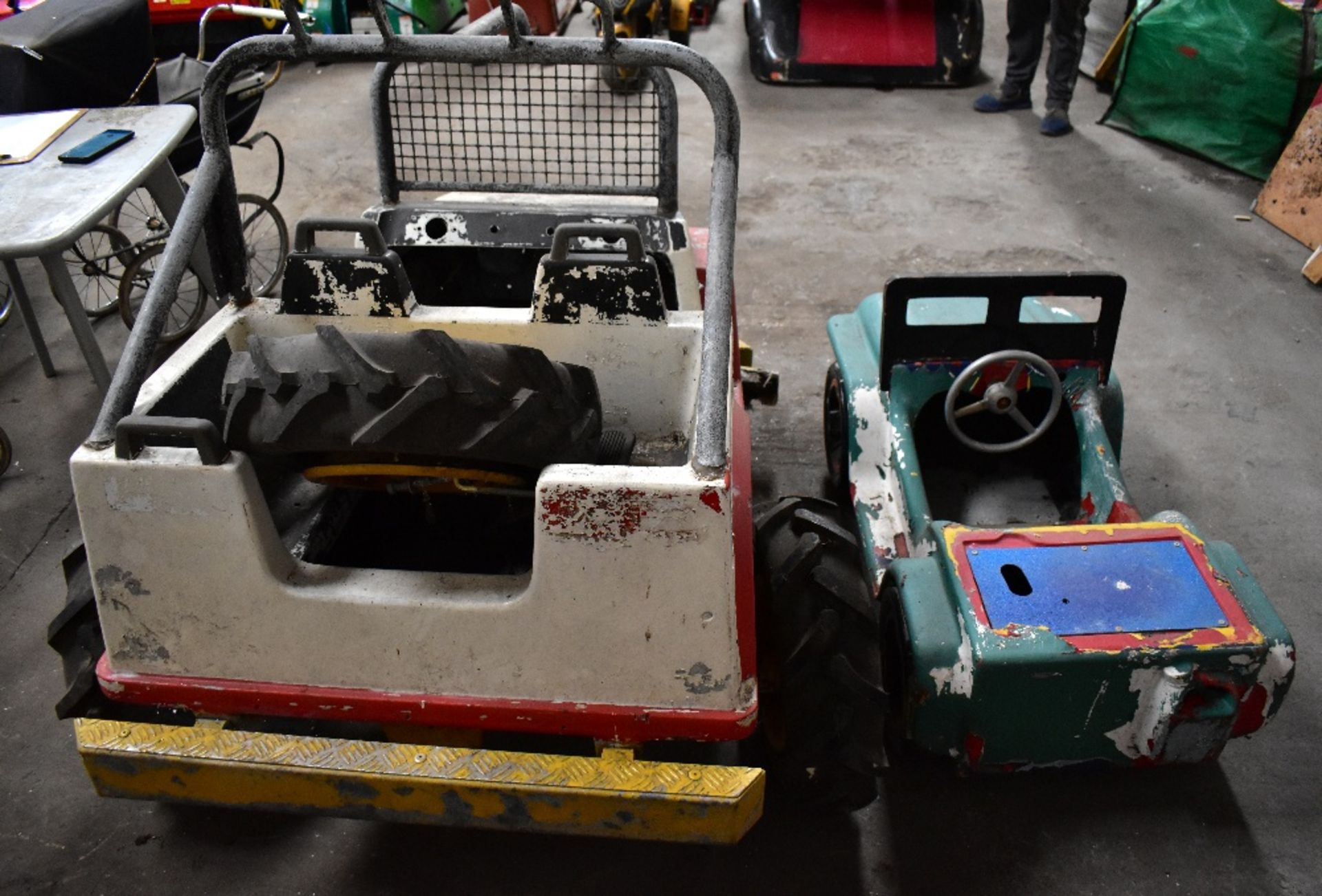 Two fibreglass merry-go-round off-road vehicles for restoration (2). - Image 3 of 4