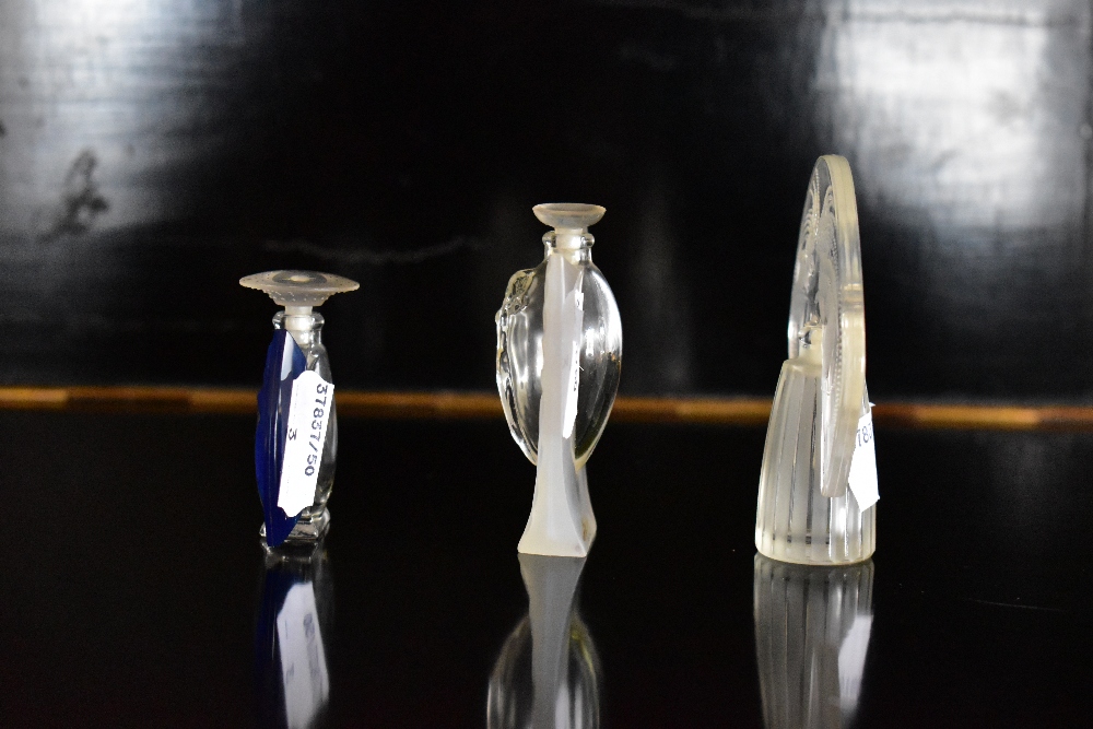 LALIQUE; three contemporary clear glass and plastic perfume bottles (3).Additional - Image 2 of 4