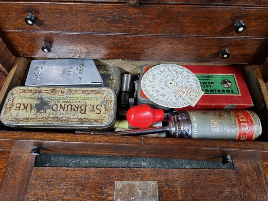 An engineers tool box comprising of drawers with a carrying handle. Filled will engineers - Image 5 of 7