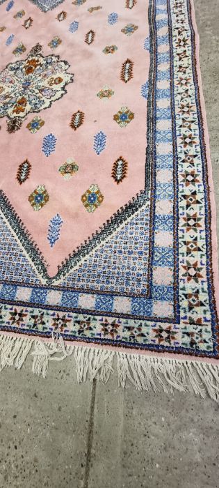 Large rug. Pink and blue. Approx 240 x 180cm. - Image 3 of 5